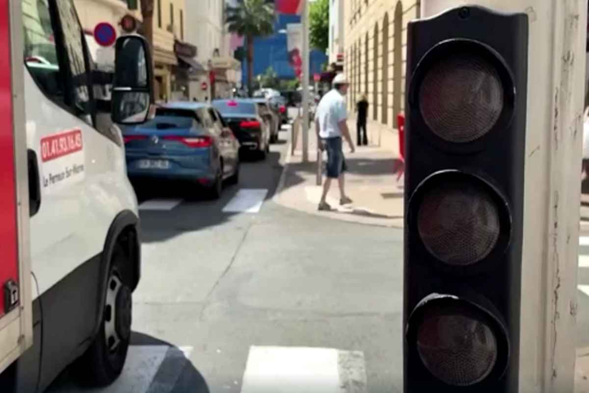 disagi per le strade di Cannes a causa del blackout