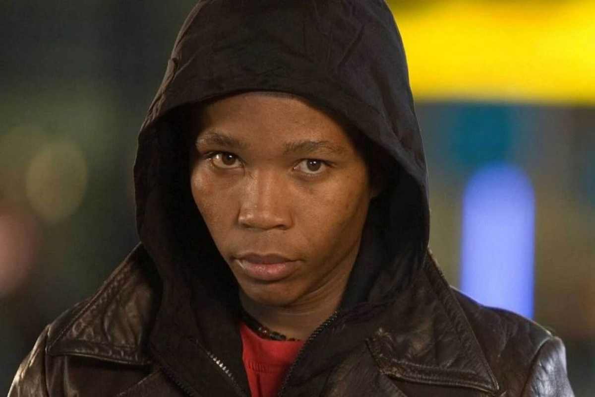 Presley Chweneyagae in un film